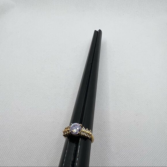 Vintage purple round jewel DAC ring on gold tone band with rhinestones - 9.75 - Picture 5 of 8